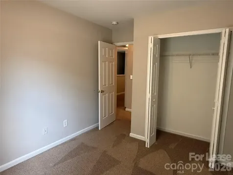 2152 Whispering Way Charlotte NC 28212