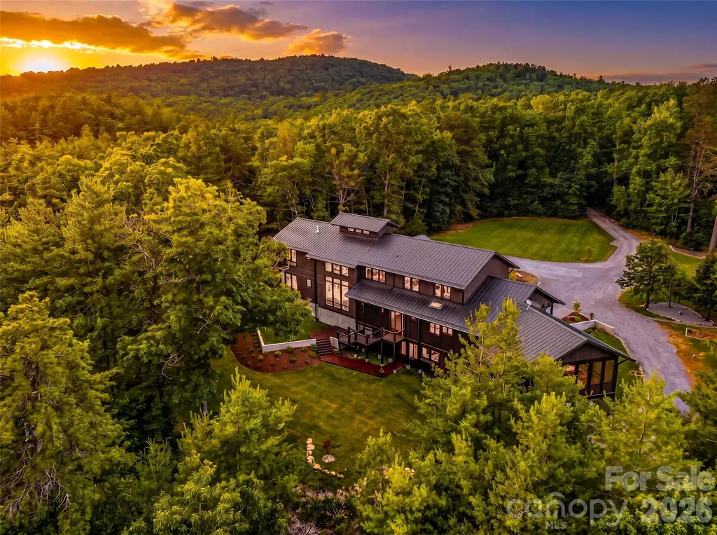 1367 Stones Lake Road Cedar Mountain NC 28718