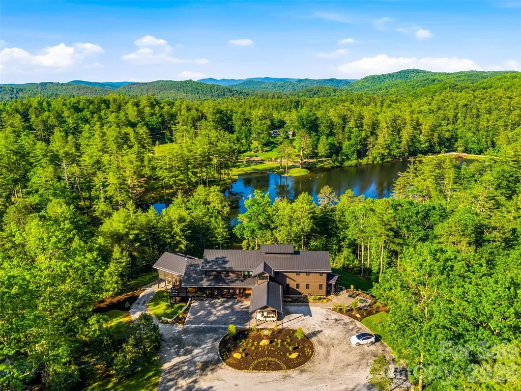 1367 Stones Lake Road Cedar Mountain NC 28718