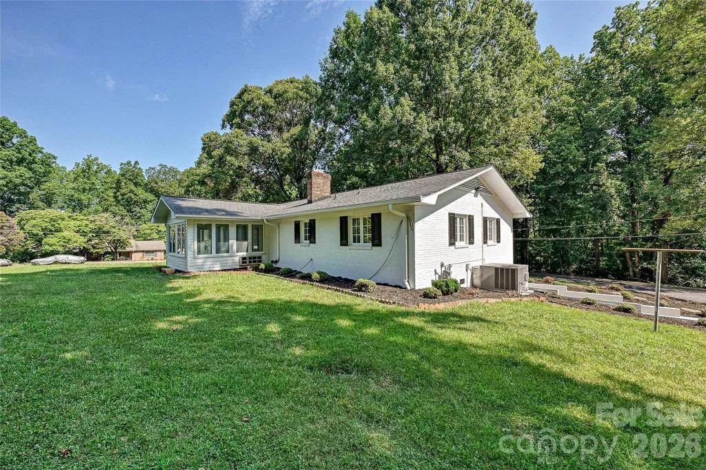 803 E 24th Street Newton NC 28658