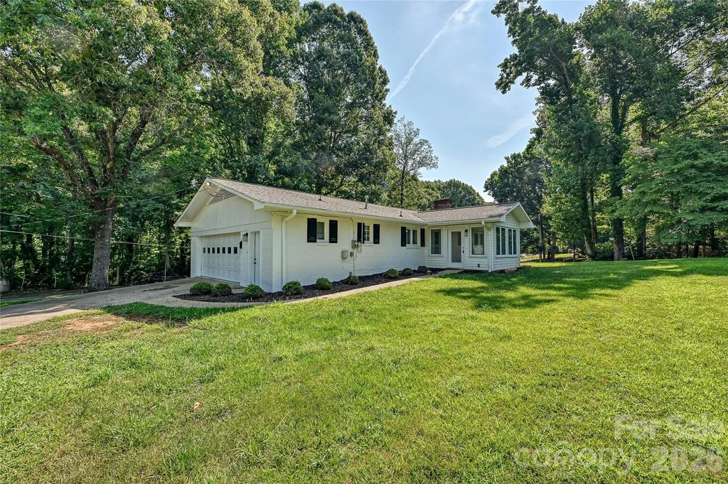 803 E 24th Street Newton NC 28658