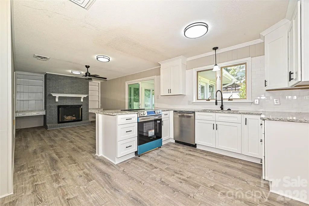 803 E 24th Street Newton NC 28658