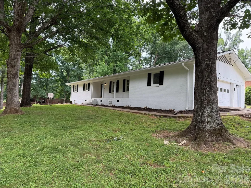 803 E 24th Street Newton NC 28658