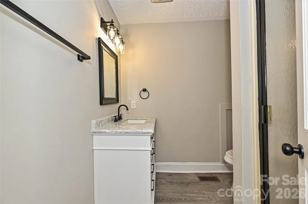 803 E 24th Street Newton NC 28658