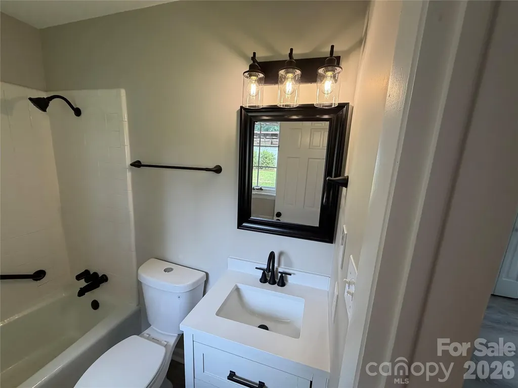 803 E 24th Street Newton NC 28658