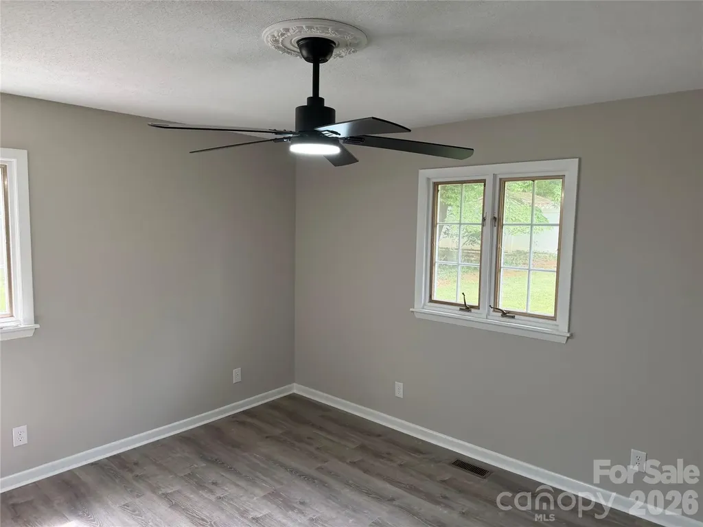 803 E 24th Street Newton NC 28658