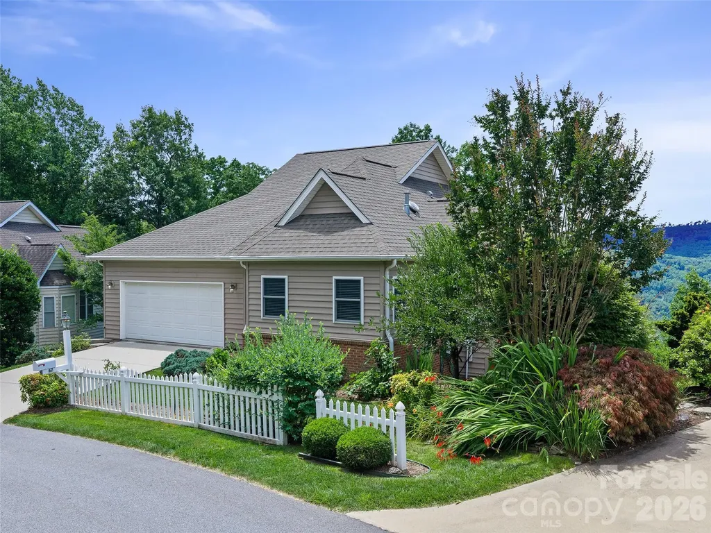 67 Ashefield Court Hendersonville NC 28791