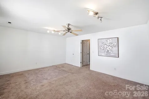 8505 Delamere Lane Charlotte NC 28269