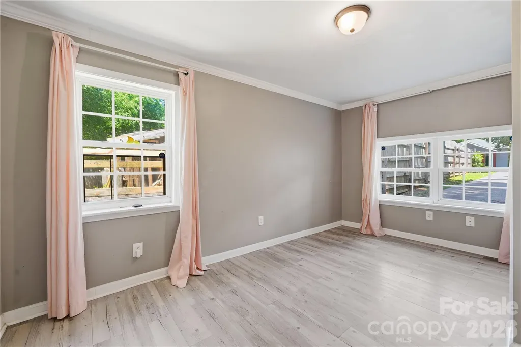 933 Rowan Street Charlotte NC 28208