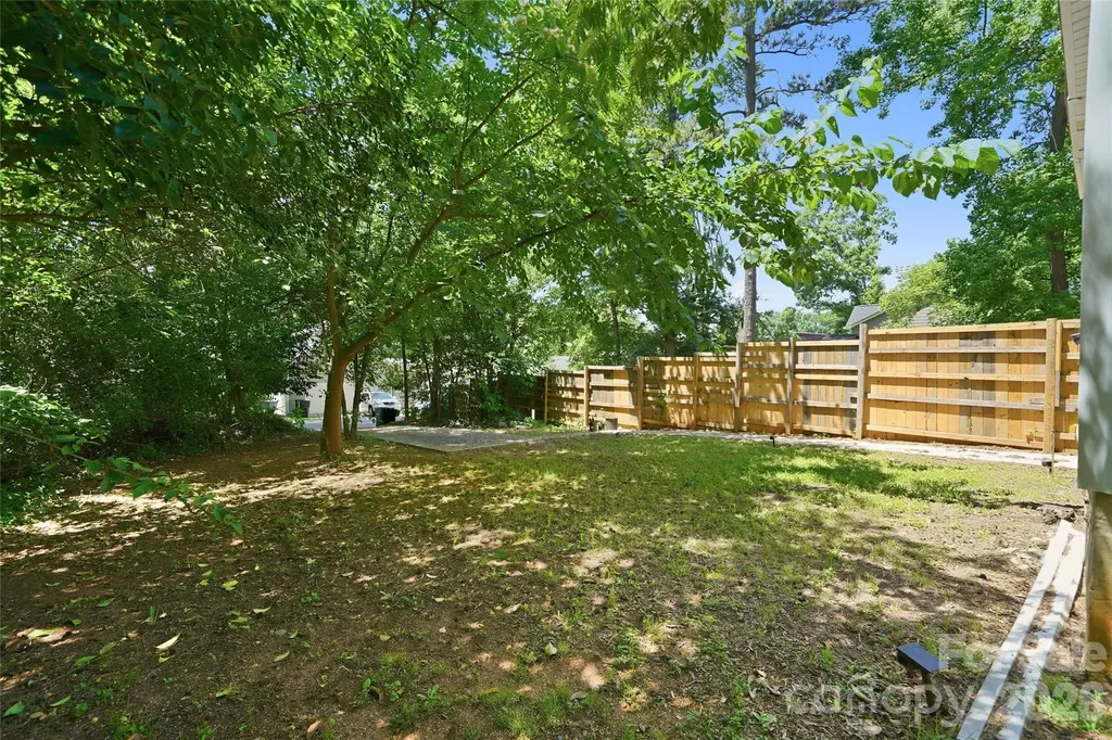 933 Rowan Street Charlotte NC 28208