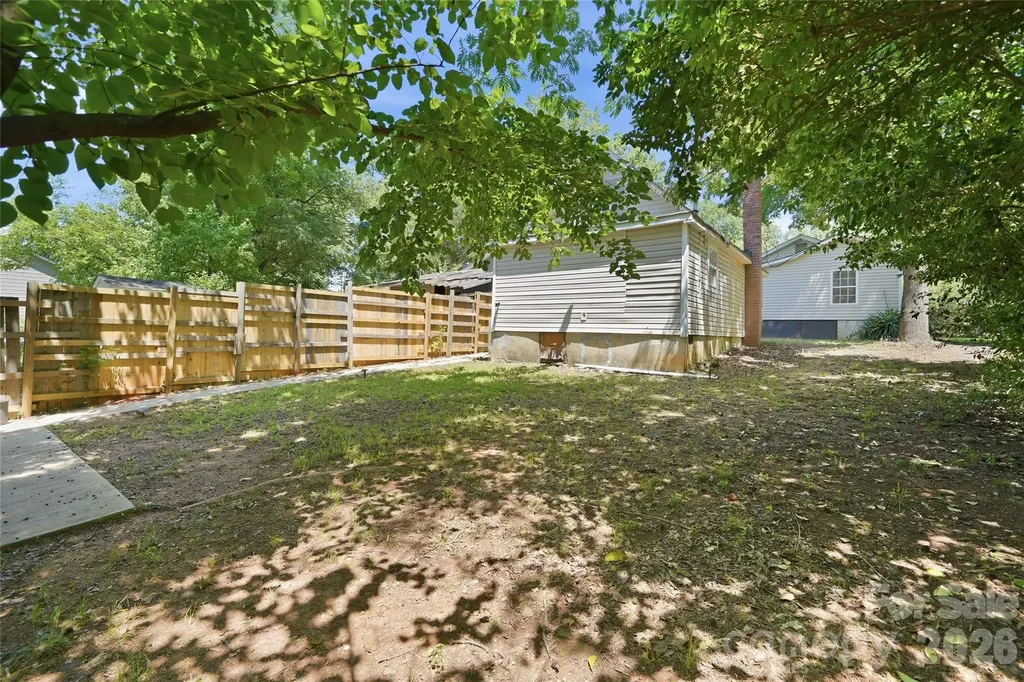 933 Rowan Street Charlotte NC 28208