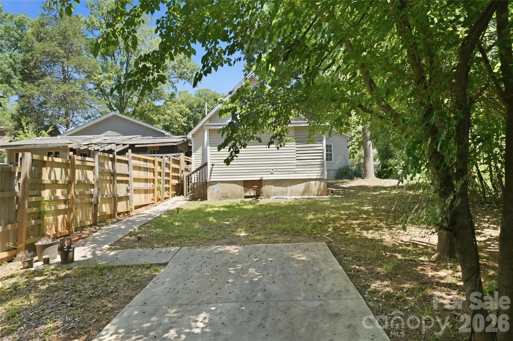 933 Rowan Street Charlotte NC 28208