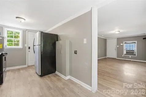 933 Rowan Street Charlotte NC 28208