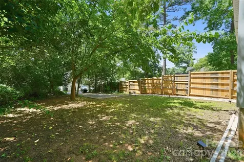 933 Rowan Street Charlotte NC 28208