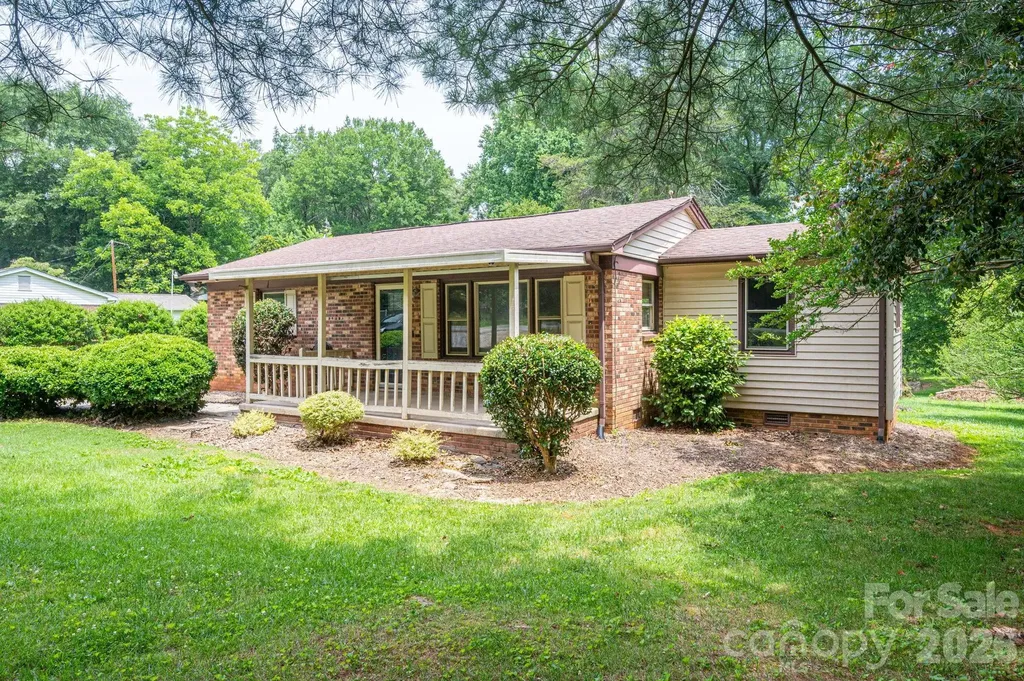 626 Dallas Spencer Mtn Road Dallas NC 28034