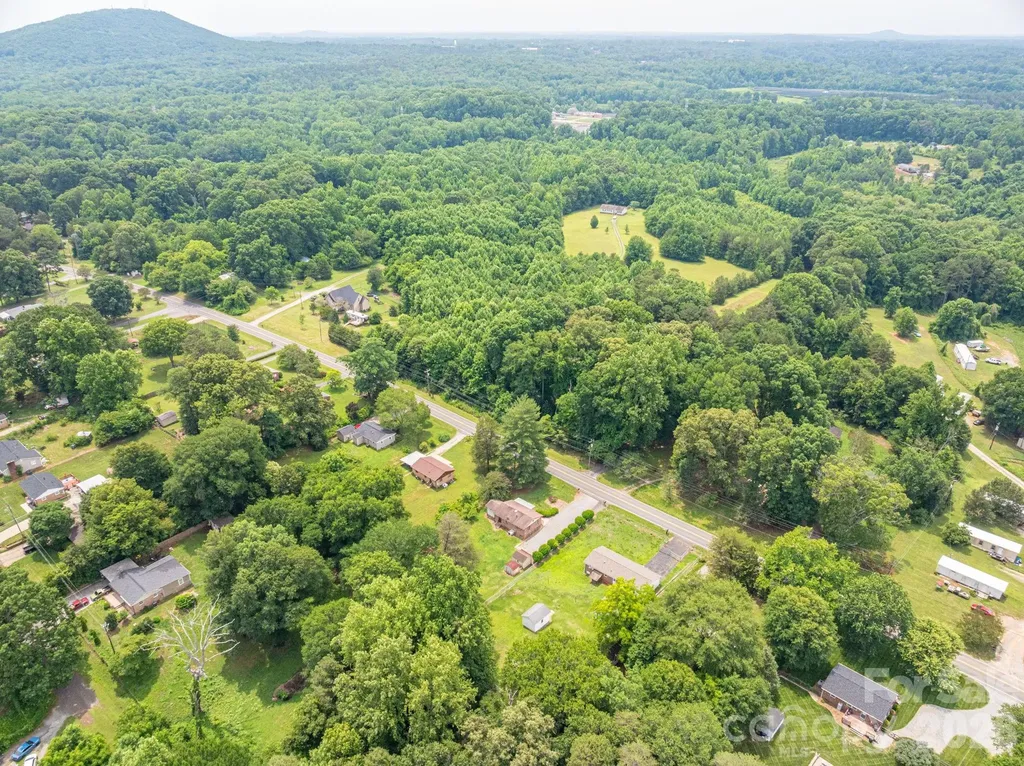 626 Dallas Spencer Mtn Road Dallas NC 28034