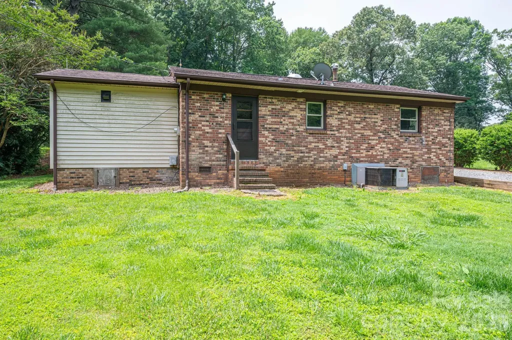626 Dallas Spencer Mtn Road Dallas NC 28034