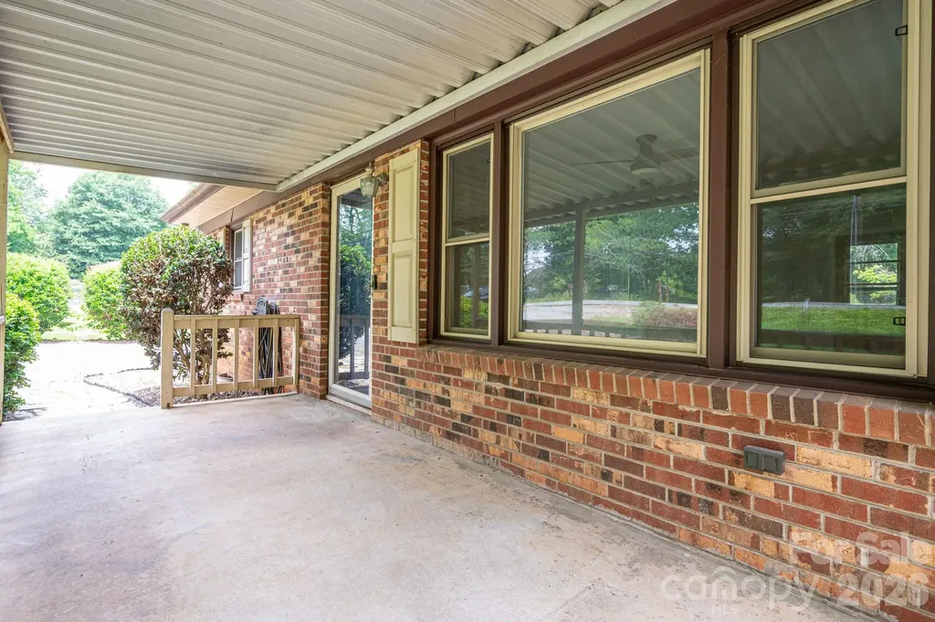 626 Dallas Spencer Mtn Road Dallas NC 28034