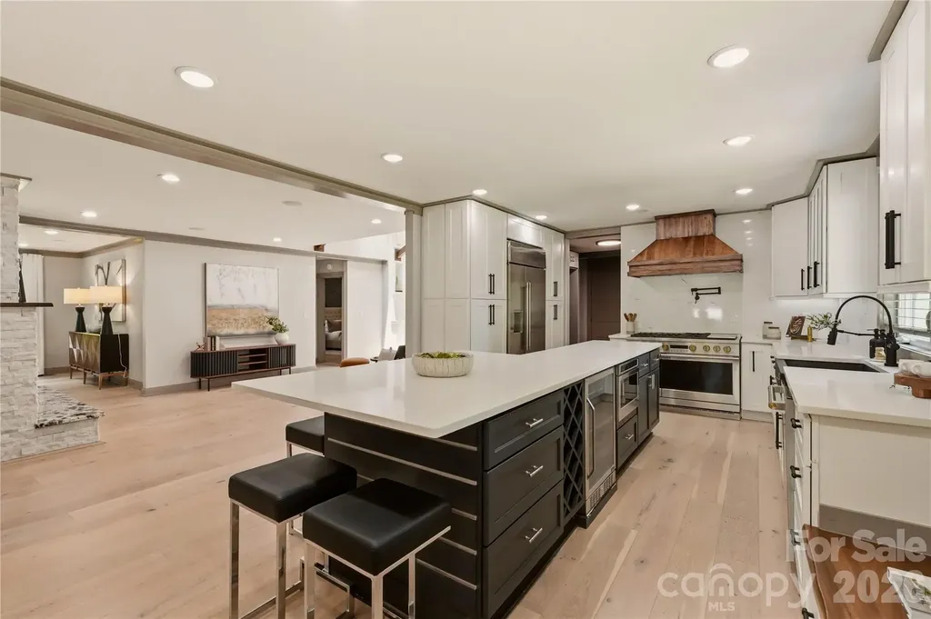 2919 Colony Road Charlotte NC 28211