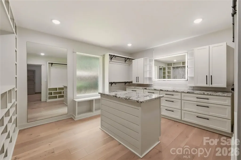 2919 Colony Road Charlotte NC 28211