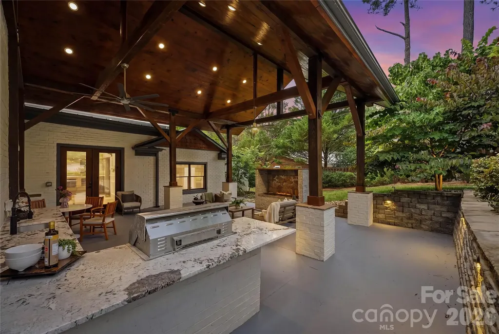 2919 Colony Road Charlotte NC 28211