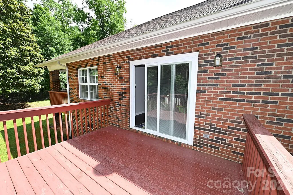 1035 E 24th Street Newton NC 28658