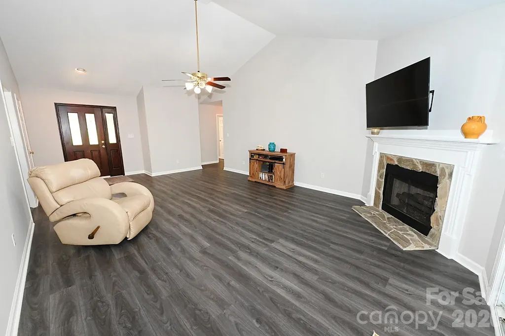 1035 E 24th Street Newton NC 28658