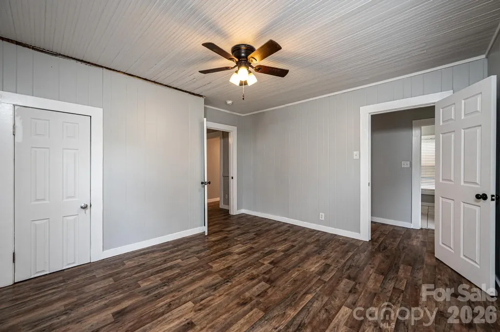 1460 17th Street NE Hickory NC 28601
