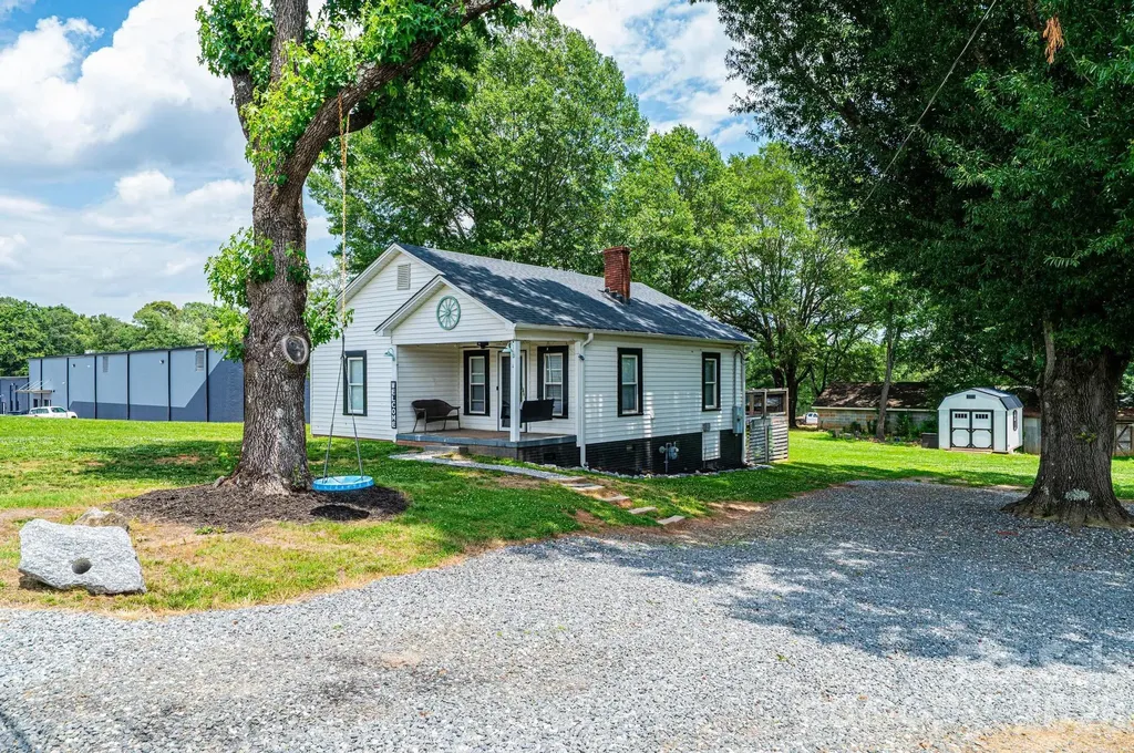1460 17th Street NE Hickory NC 28601
