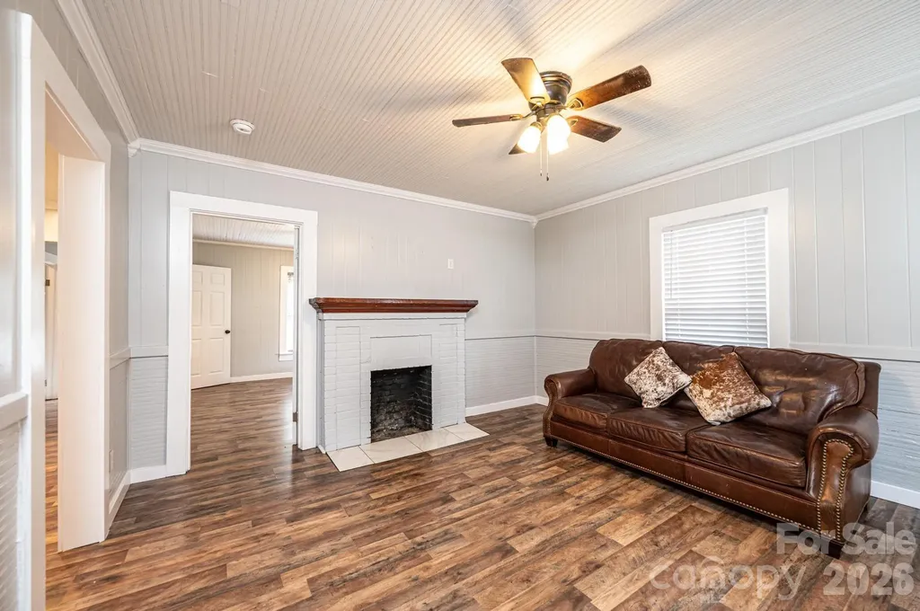 1460 17th Street NE Hickory NC 28601
