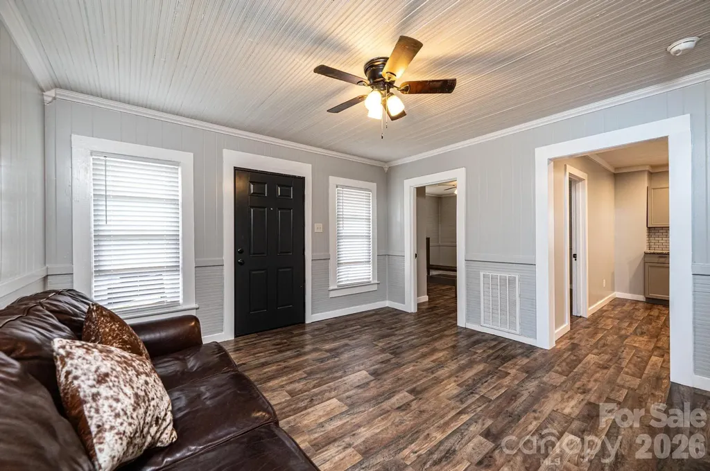 1460 17th Street NE Hickory NC 28601