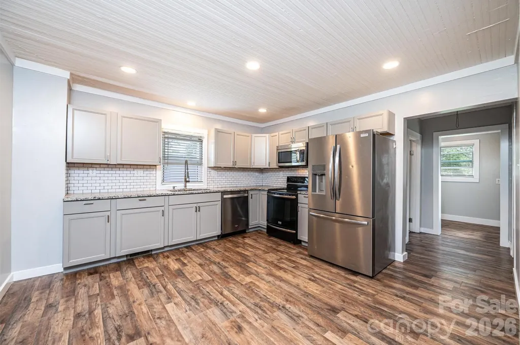 1460 17th Street NE Hickory NC 28601