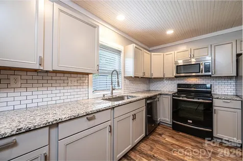 1460 17th Street NE Hickory NC 28601