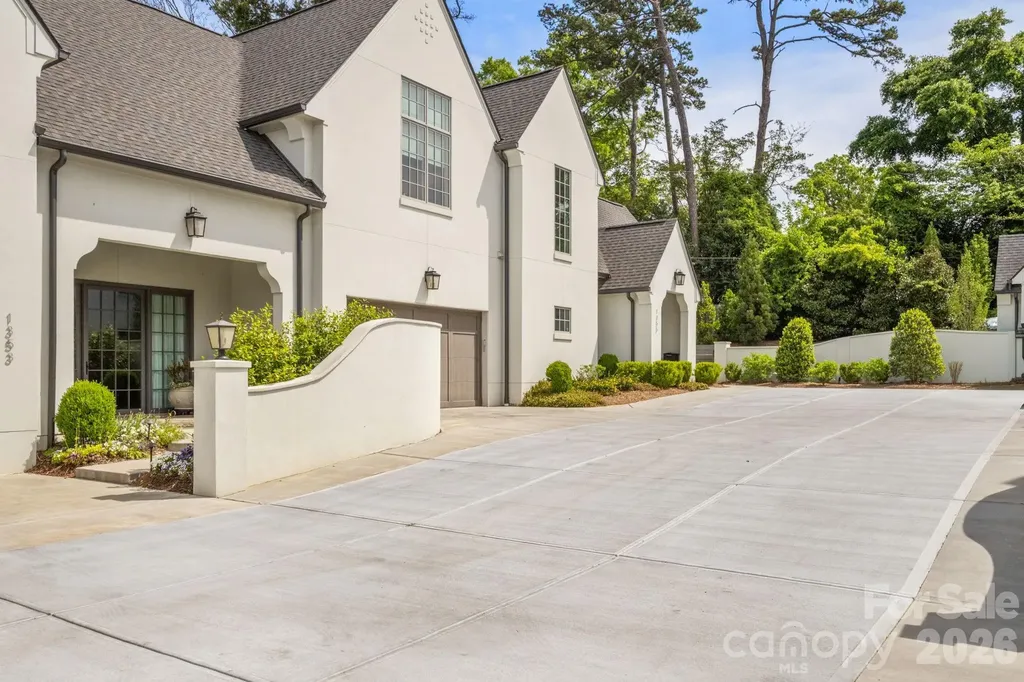 1355 S Kings Drive Charlotte NC 28207