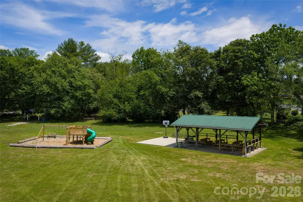 1541 Glenheath Drive Hendersonville NC 28791