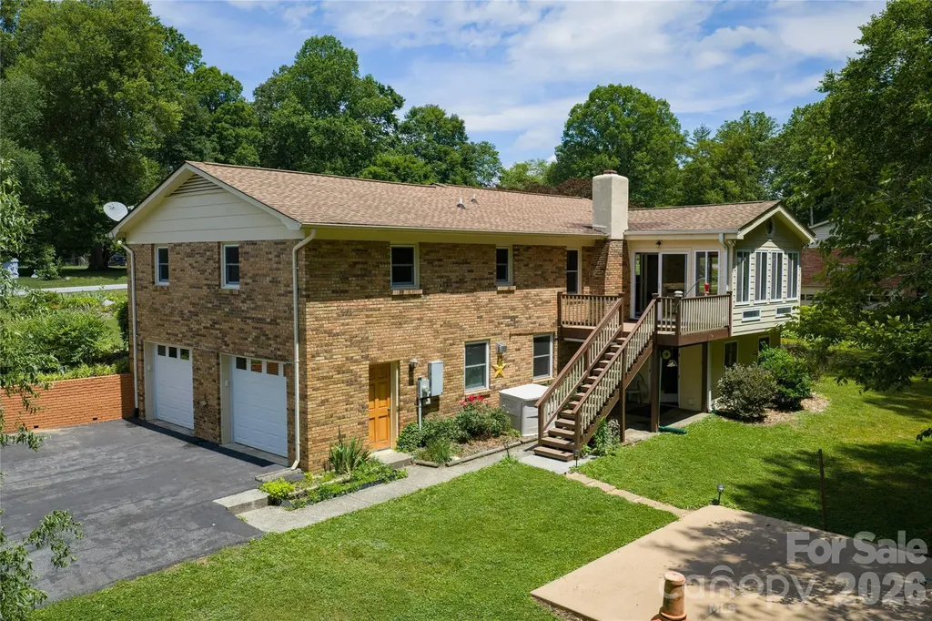 1541 Glenheath Drive Hendersonville NC 28791