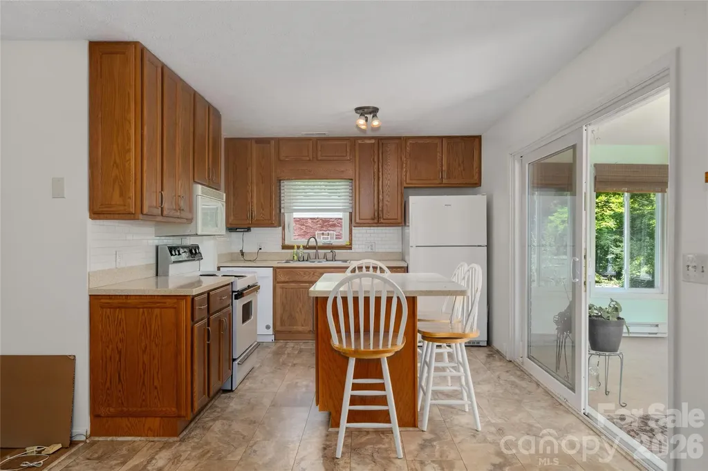 1541 Glenheath Drive Hendersonville NC 28791