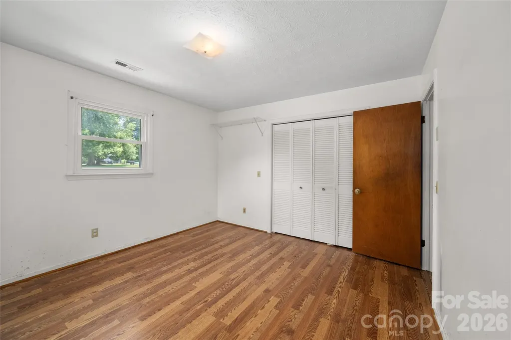 1541 Glenheath Drive Hendersonville NC 28791