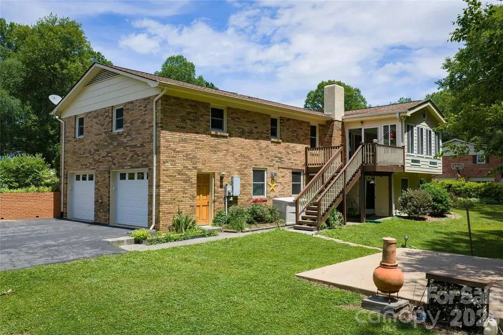 1541 Glenheath Drive Hendersonville NC 28791
