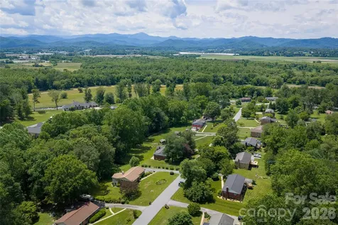 1541 Glenheath Drive Hendersonville NC 28791