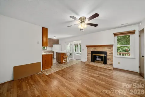 1541 Glenheath Drive Hendersonville NC 28791