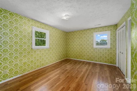 1541 Glenheath Drive Hendersonville NC 28791