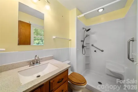 1541 Glenheath Drive Hendersonville NC 28791