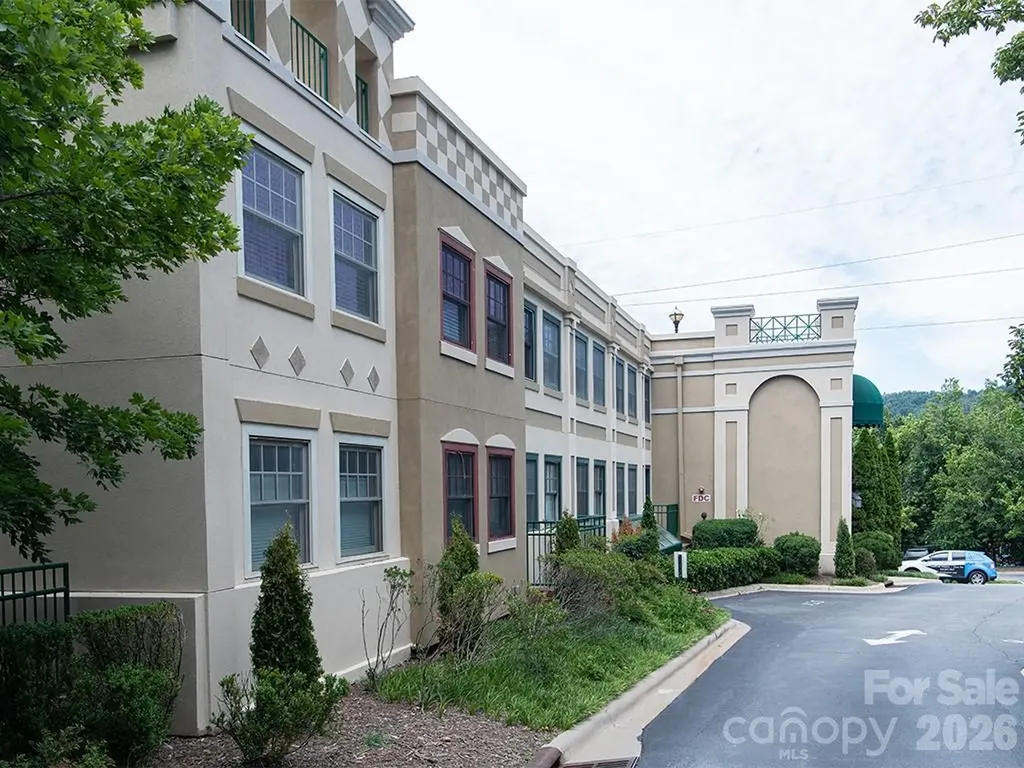 37 Hiawassee Street Asheville NC 28801