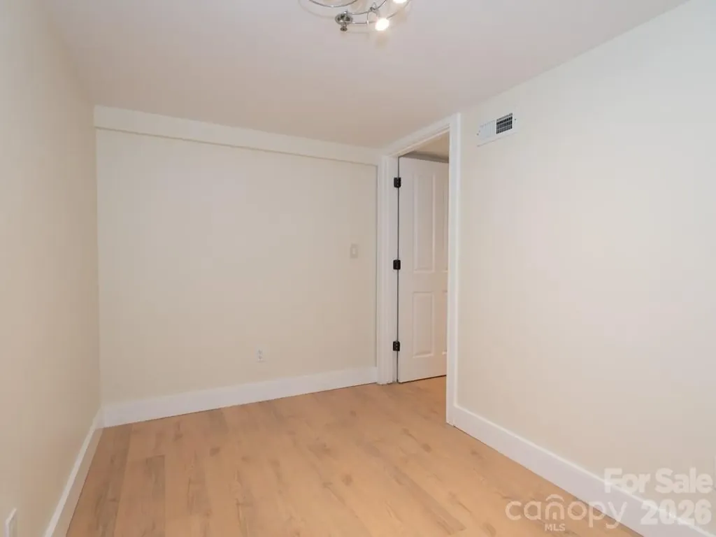 37 Hiawassee Street Asheville NC 28801