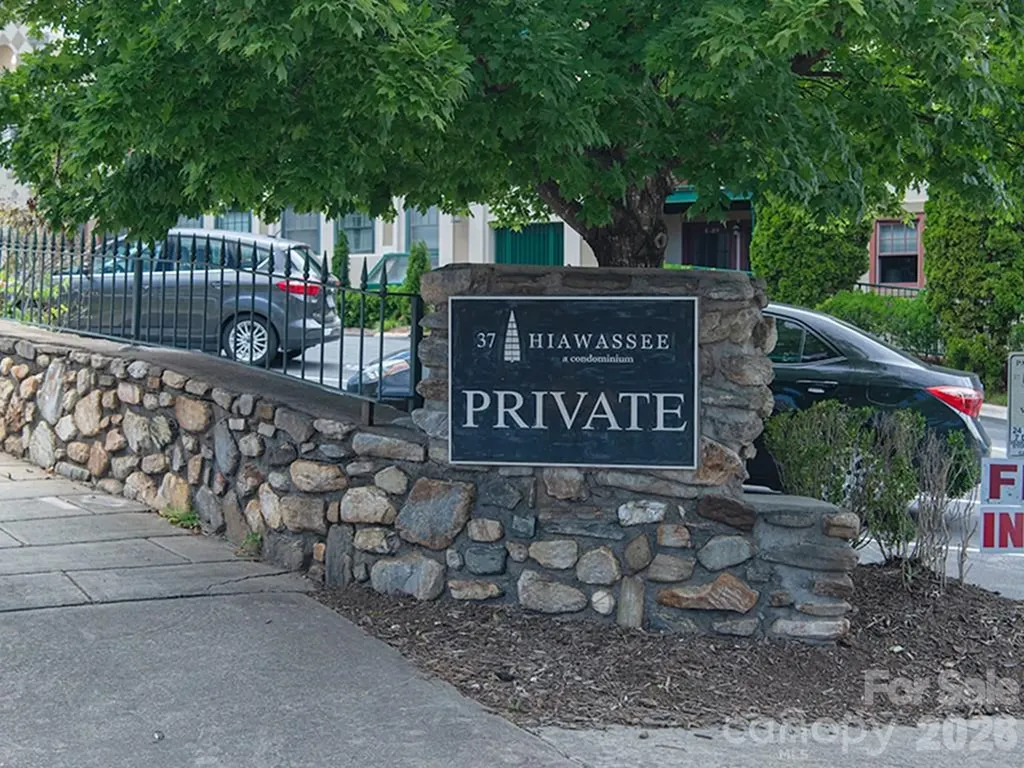 37 Hiawassee Street Asheville NC 28801