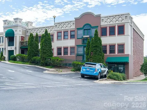 37 Hiawassee Street Asheville NC 28801