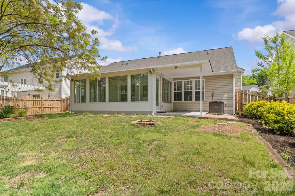 17300 Commons Crossing Drive Charlotte NC 28277