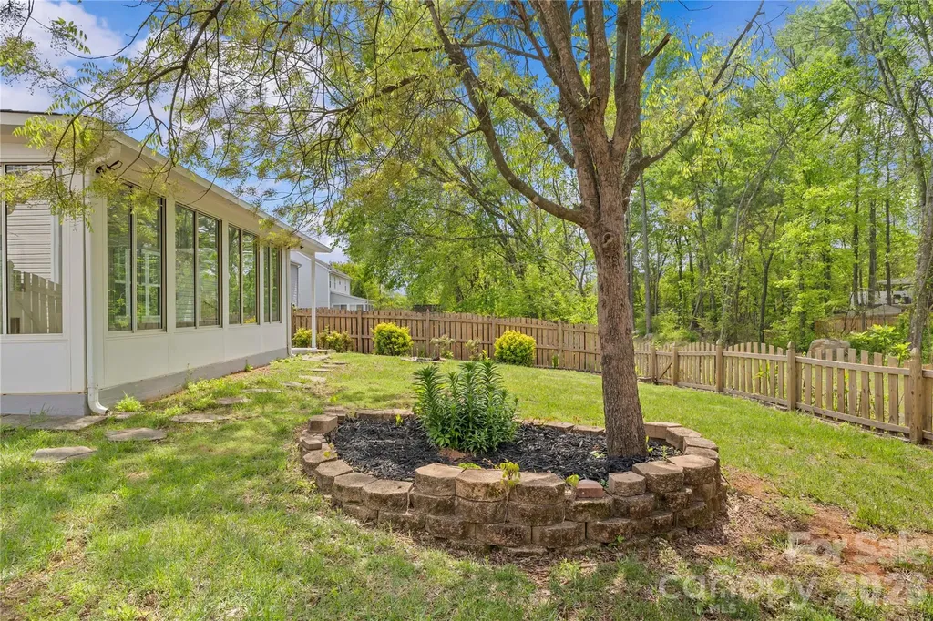 17300 Commons Crossing Drive Charlotte NC 28277