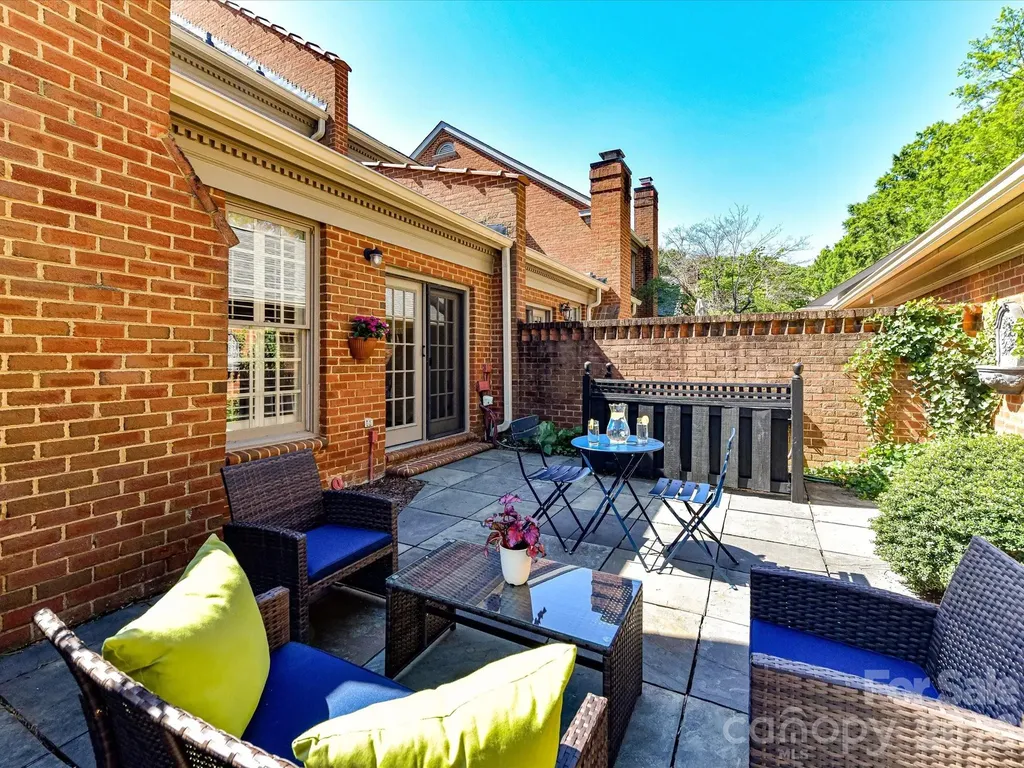 2831 Sharon View Road Charlotte NC 28210
